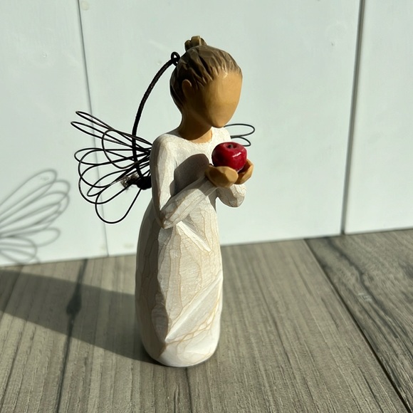 Willow Tree Angel Apple Ornament You're the Best hand carved by Susan Lordy - Picture 4 of 13